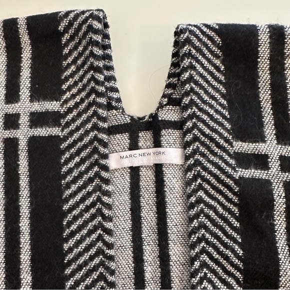 Marc New York (Andrew Marc) | Black, Grey/White Plaid Wrap / Shrug | One Size - Picture 11 of 14